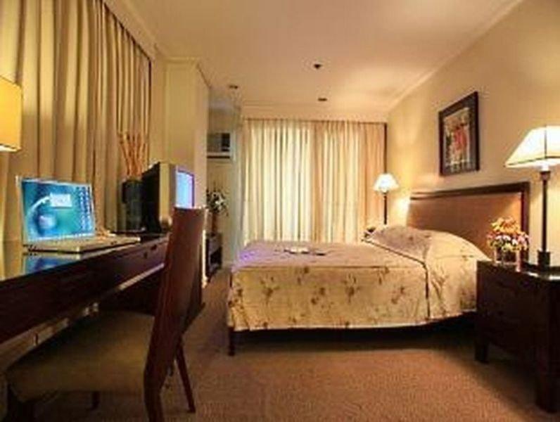 Sunny Bay Suites Manila Exterior photo
