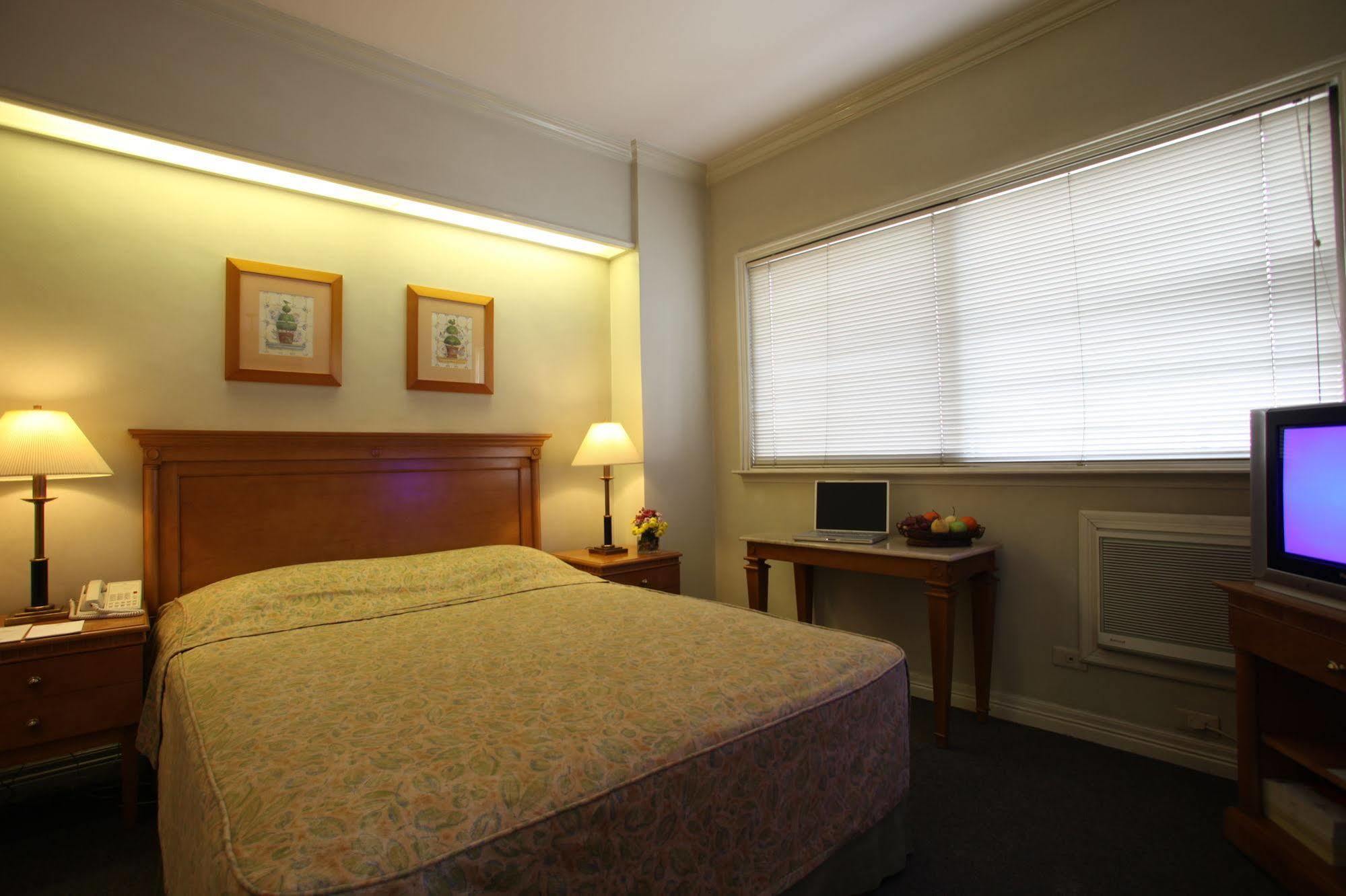 Sunny Bay Suites Manila Exterior photo