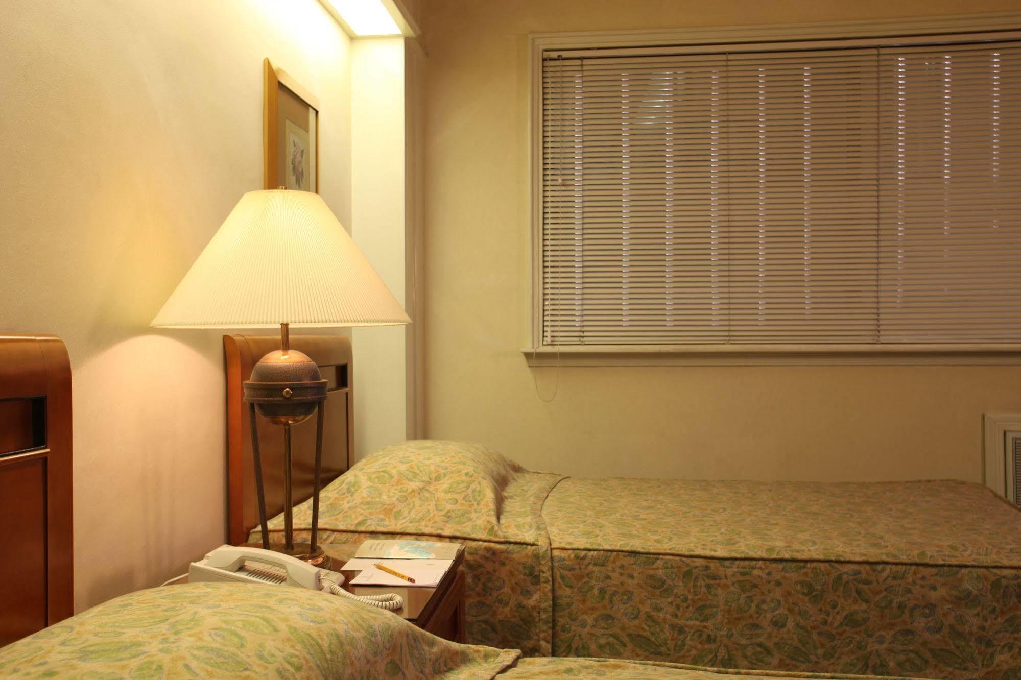 Sunny Bay Suites Manila Exterior photo